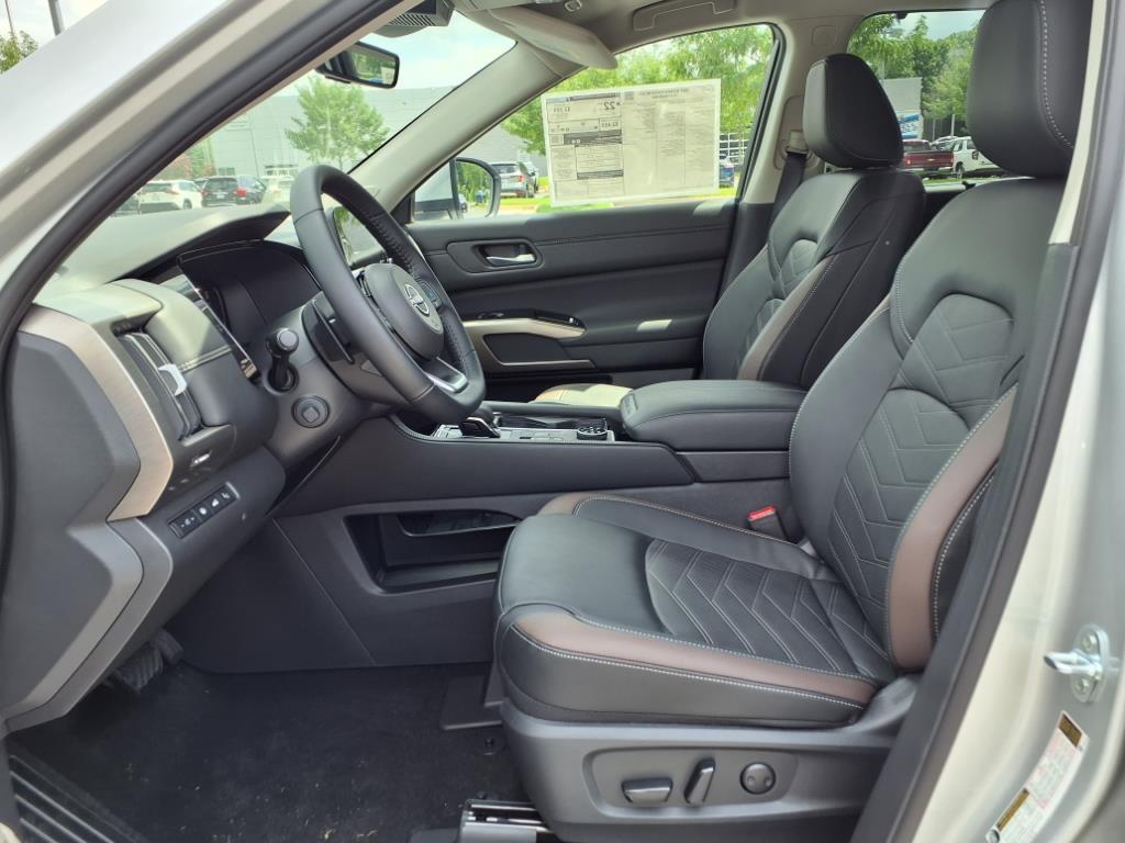 new 2025 Nissan Pathfinder car, priced at $50,100