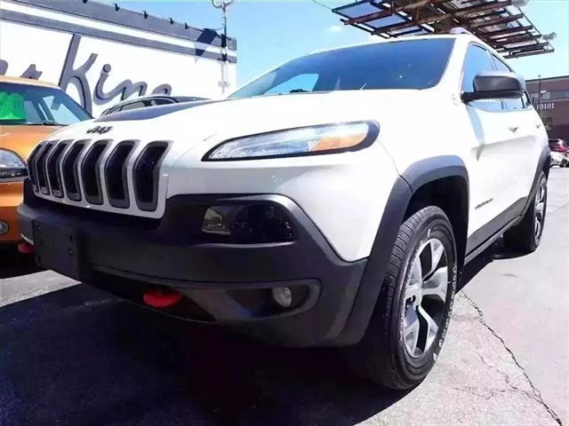 used 2018 Jeep Cherokee car, priced at $12,999