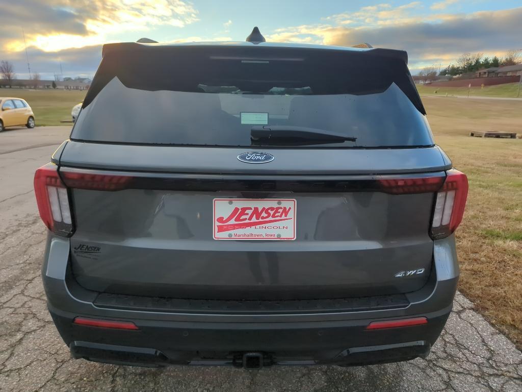 new 2025 Ford Explorer car, priced at $45,500