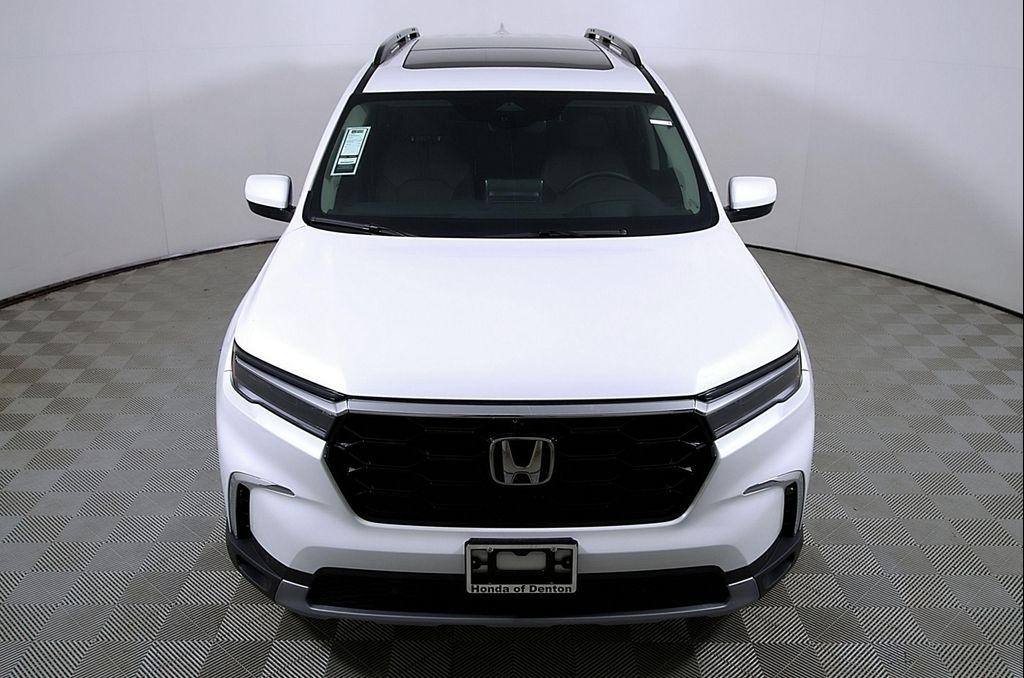 used 2025 Honda Pilot car, priced at $47,518