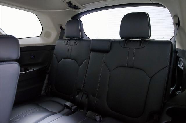 used 2025 Honda Pilot car, priced at $49,498