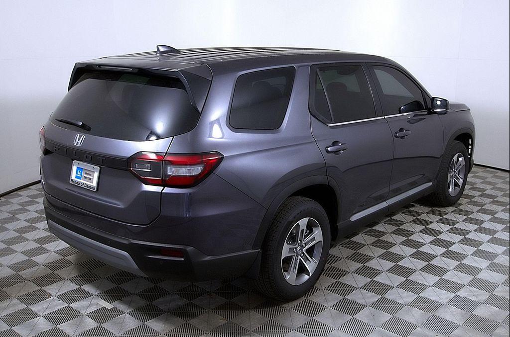 new 2025 Honda Pilot car, priced at $44,995