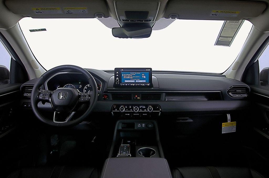 new 2025 Honda Pilot car, priced at $44,995