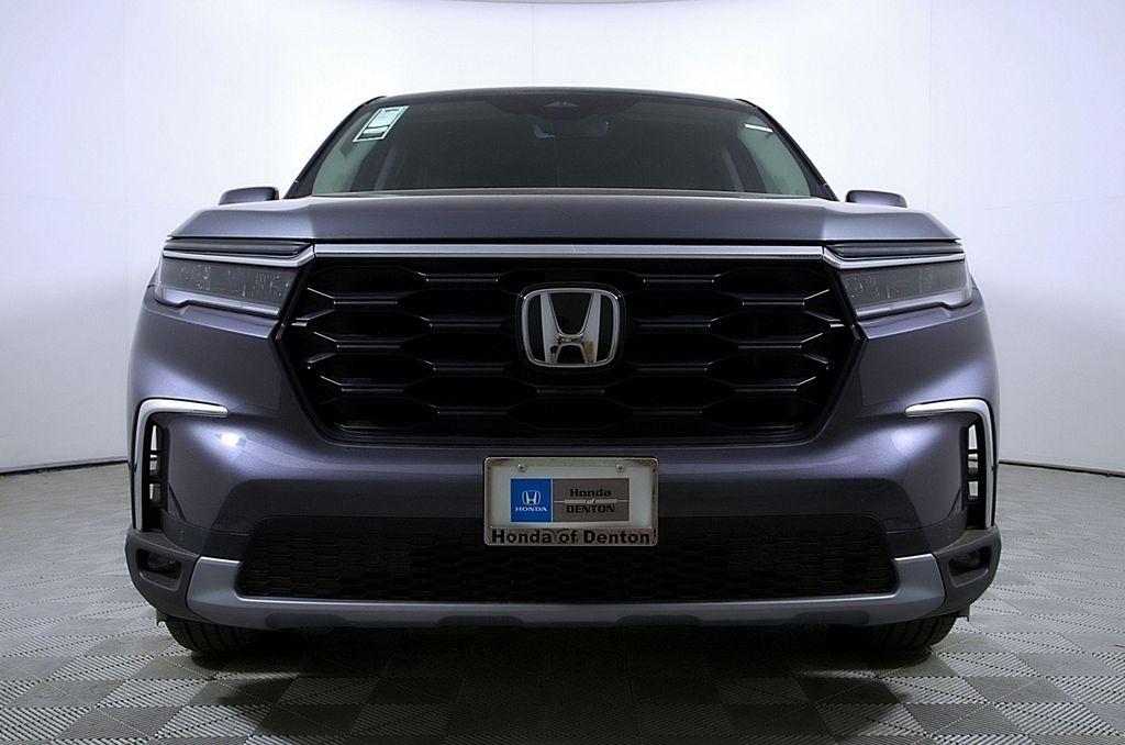 new 2025 Honda Pilot car, priced at $44,995