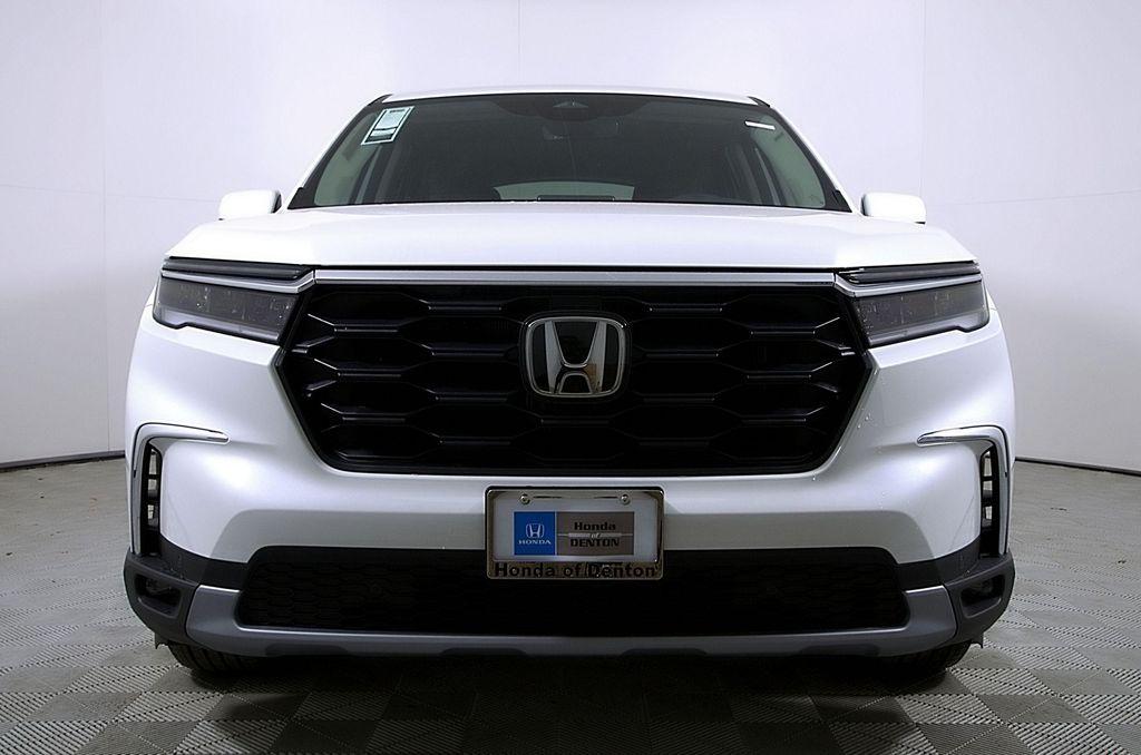 new 2025 Honda Pilot car, priced at $42,941