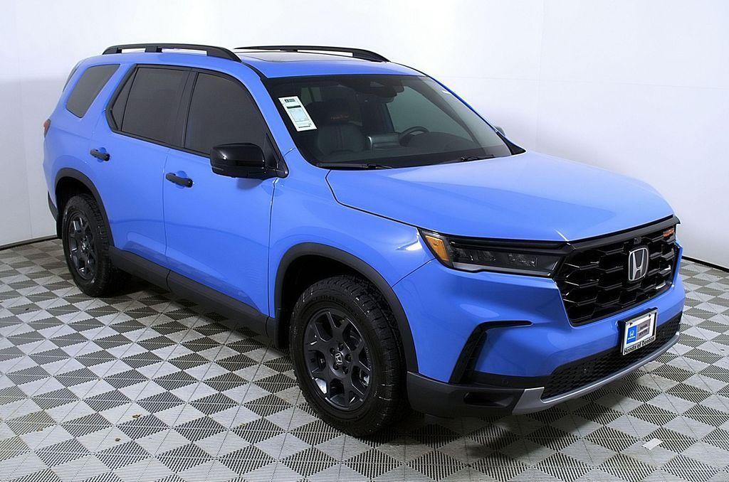 new 2025 Honda Pilot car, priced at $48,719