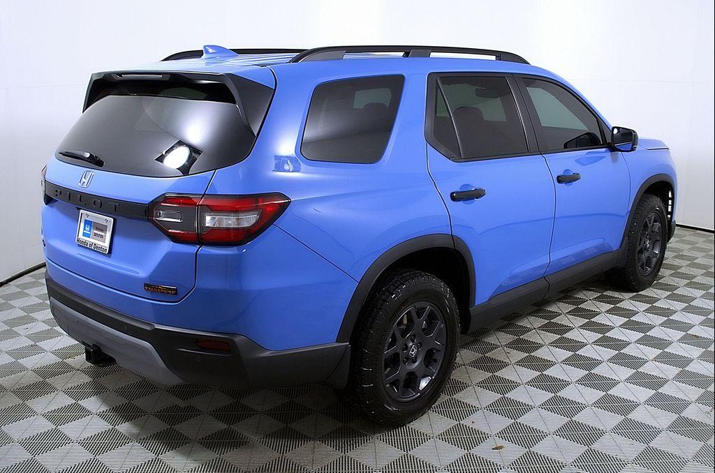 new 2025 Honda Pilot car, priced at $48,719