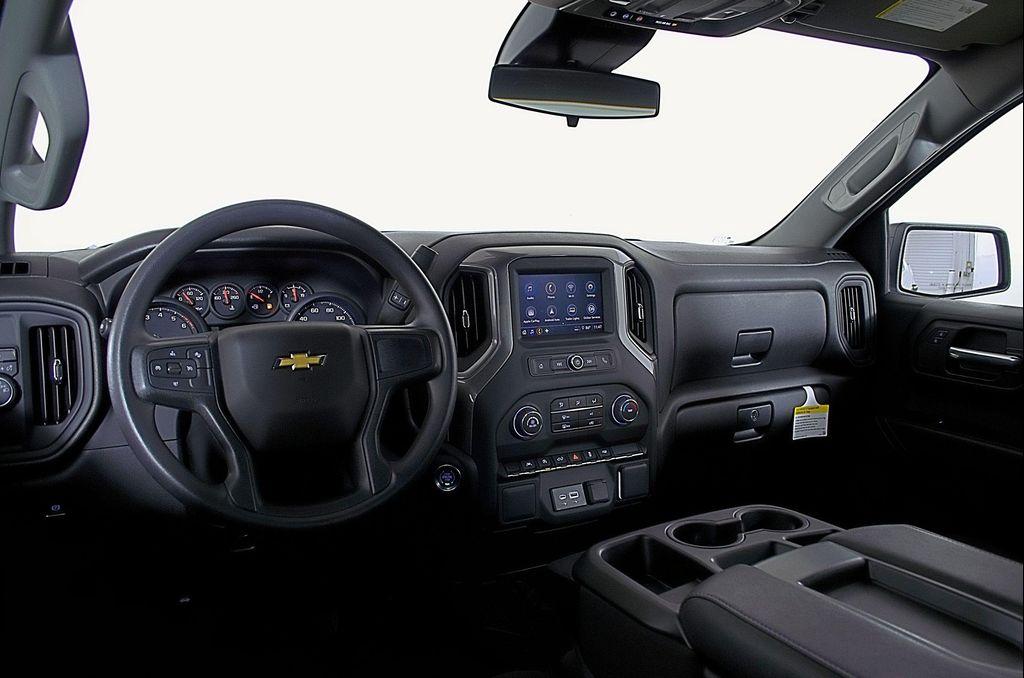 used 2025 Chevrolet Silverado 1500 car, priced at $37,618
