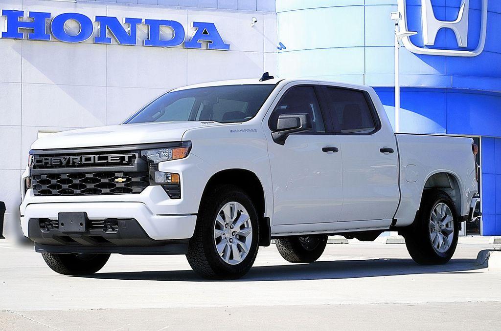 used 2025 Chevrolet Silverado 1500 car, priced at $37,618