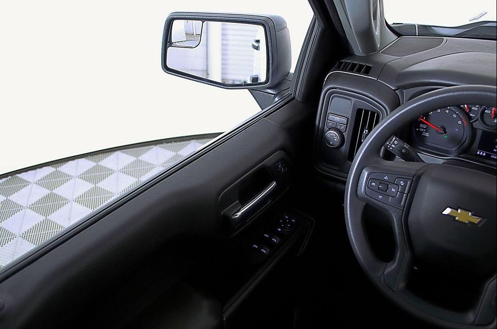 used 2025 Chevrolet Silverado 1500 car, priced at $37,618