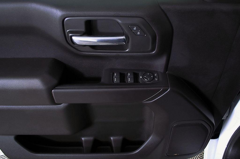 used 2025 Chevrolet Silverado 1500 car, priced at $37,618