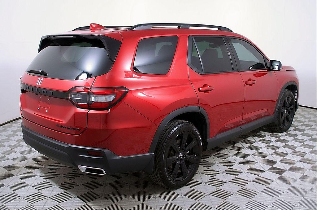 used 2025 Honda Pilot car, priced at $50,963