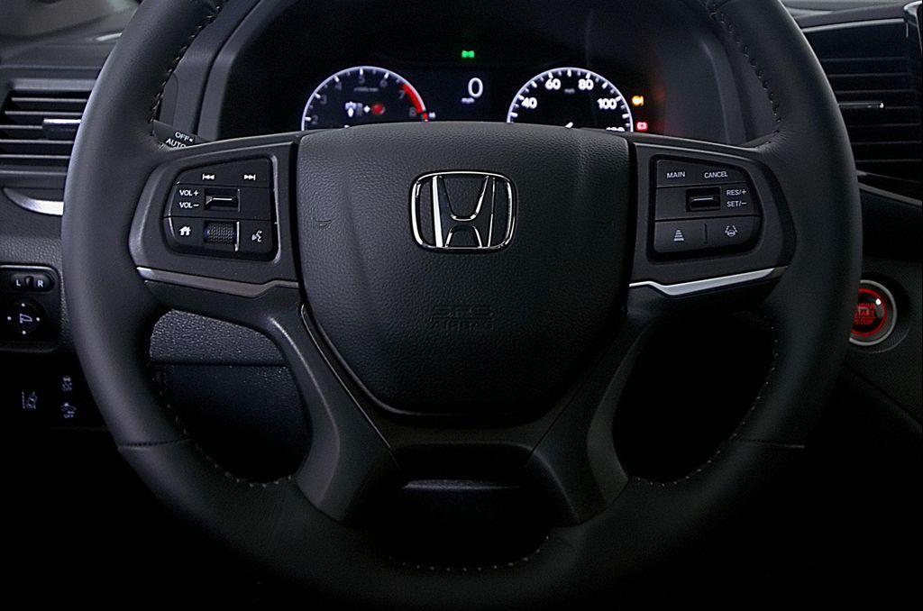 new 2025 Honda Ridgeline car, priced at $39,813