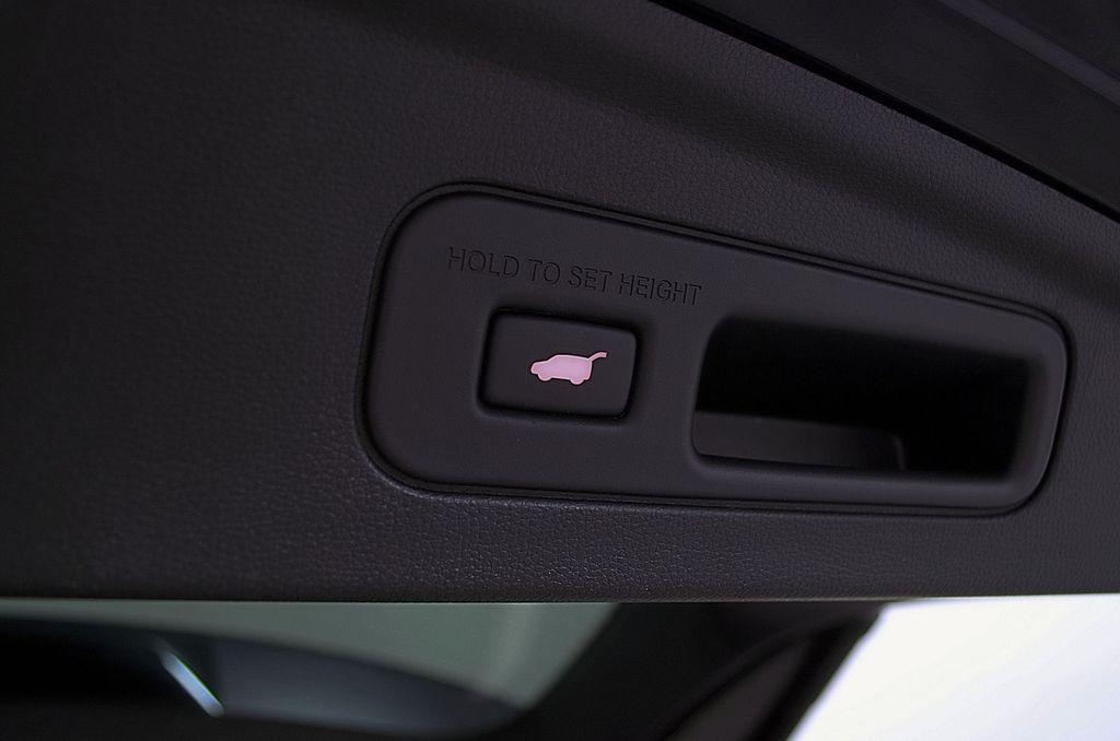 used 2024 Acura MDX car, priced at $50,963