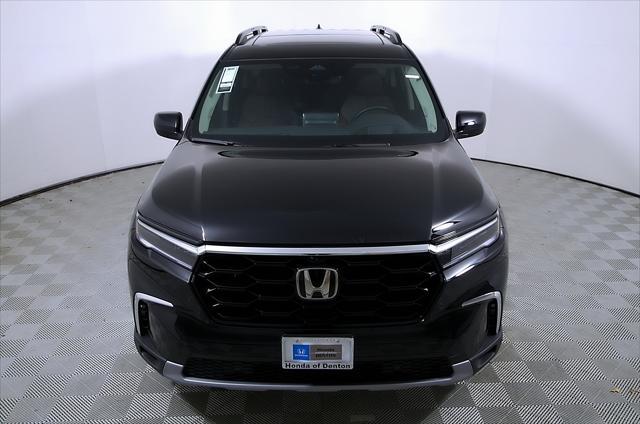 used 2025 Honda Pilot car, priced at $51,998