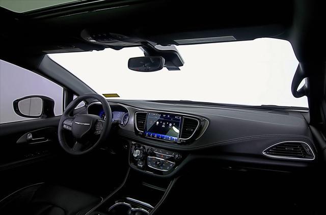used 2023 Chrysler Pacifica car, priced at $34,301