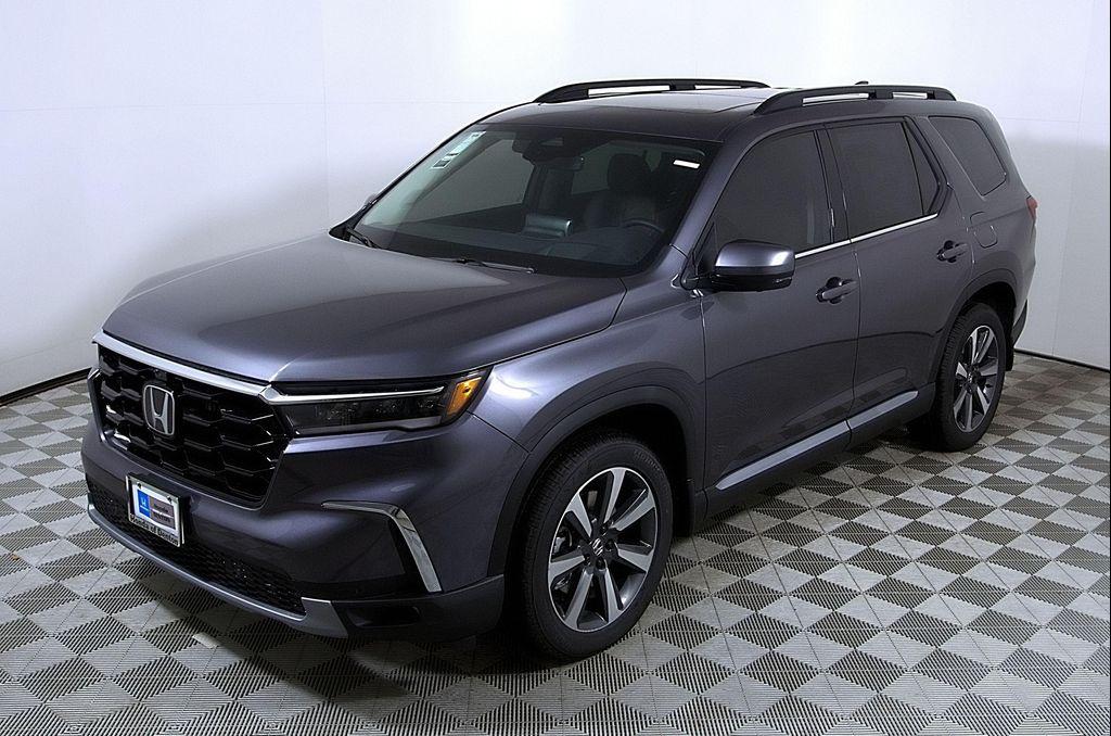 new 2025 Honda Pilot car, priced at $50,870