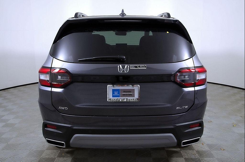 new 2025 Honda Pilot car, priced at $50,870