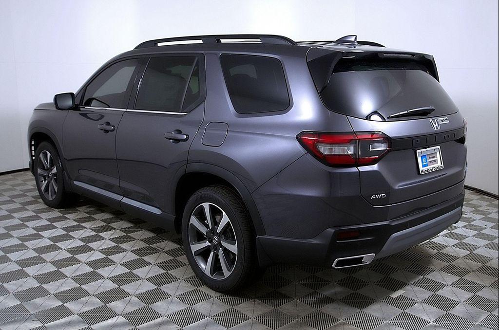 new 2025 Honda Pilot car, priced at $50,870