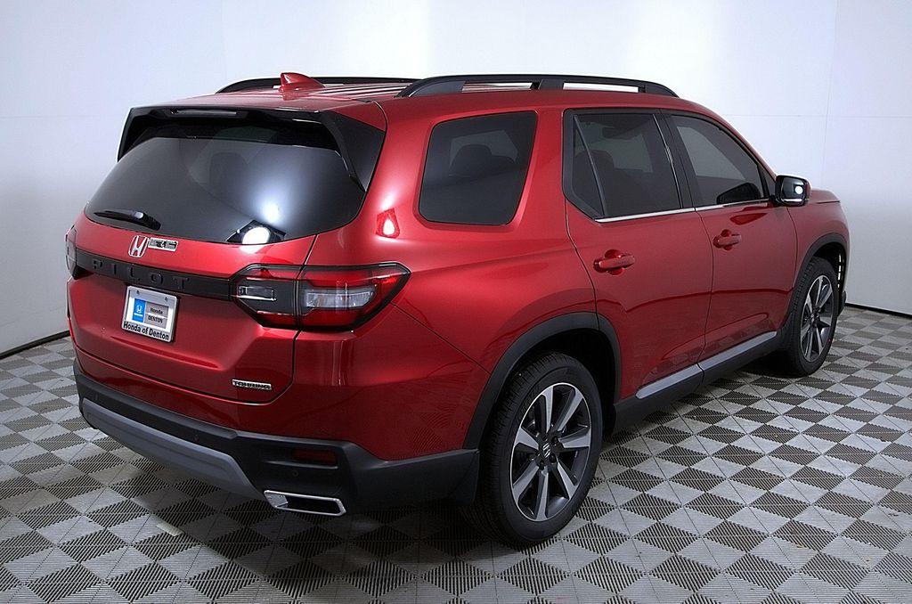 used 2025 Honda Pilot car, priced at $46,153
