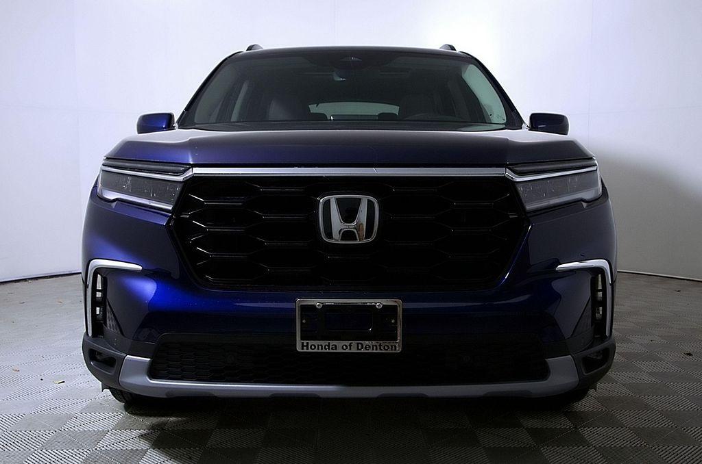 used 2025 Honda Pilot car, priced at $43,998