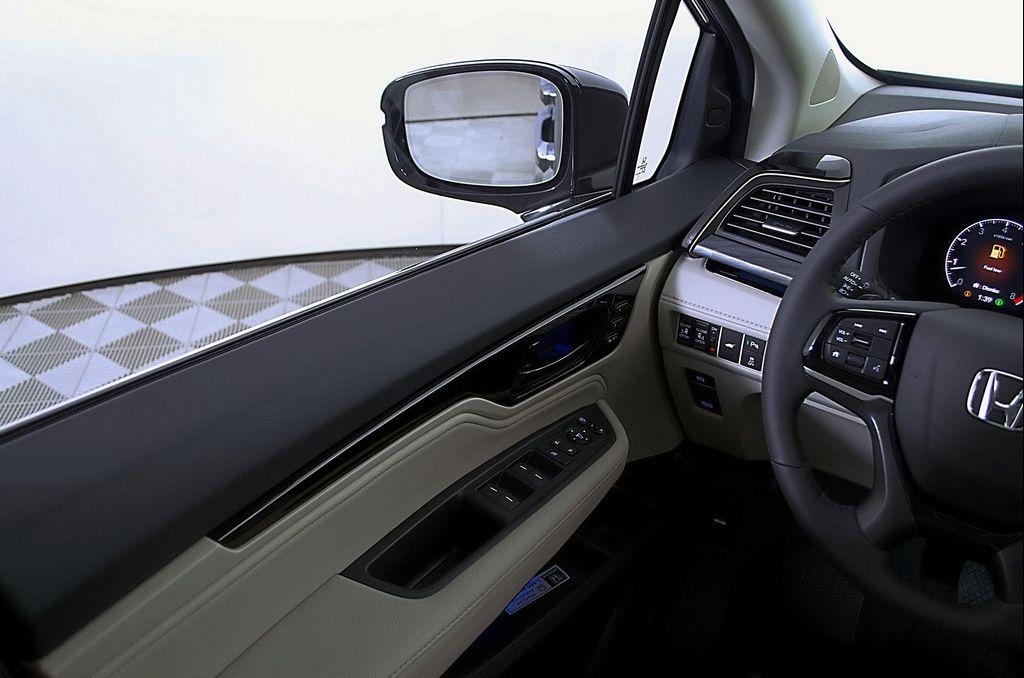 new 2026 Honda Odyssey car, priced at $49,051