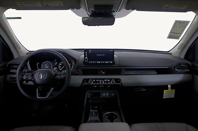 new 2025 Honda Pilot car, priced at $44,950
