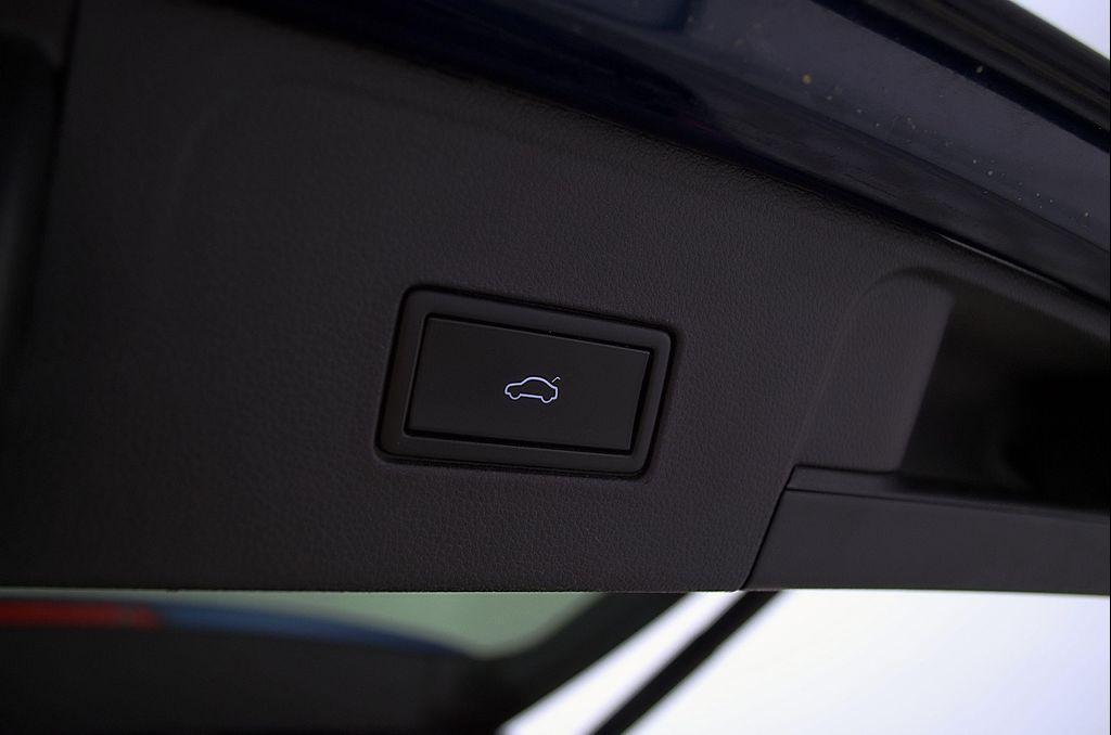 used 2019 Volkswagen Atlas car, priced at $18,998