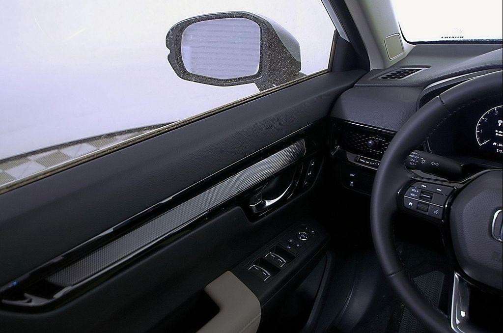used 2025 Honda CR-V car, priced at $34,648
