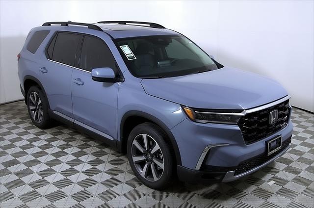 new 2025 Honda Pilot car, priced at $48,950