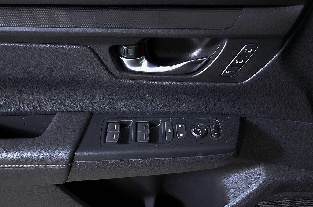 used 2024 Honda CR-V Hybrid car, priced at $32,998