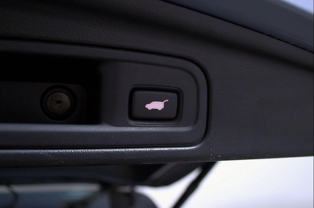 used 2022 Honda Pilot car, priced at $32,348