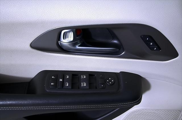 used 2022 Chrysler Pacifica Hybrid car, priced at $24,255