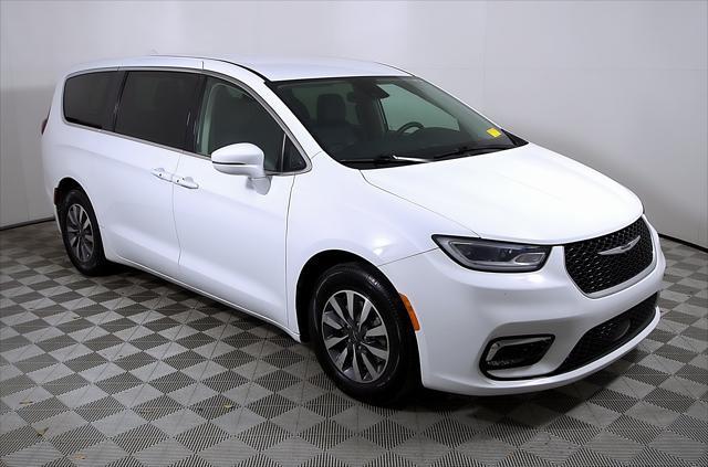 used 2022 Chrysler Pacifica Hybrid car, priced at $24,255