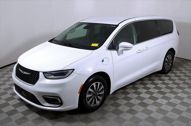 used 2022 Chrysler Pacifica Hybrid car, priced at $24,255