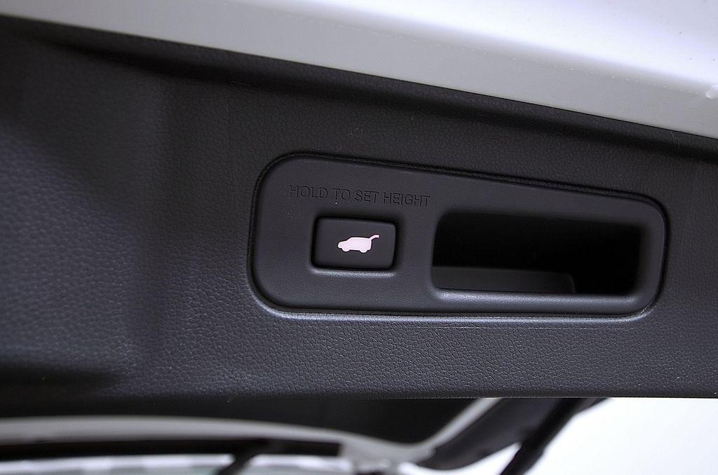 new 2025 Honda Pilot car, priced at $52,126