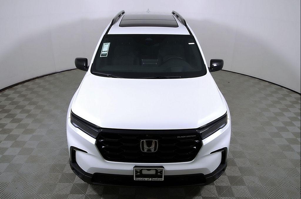 new 2025 Honda Pilot car, priced at $52,126