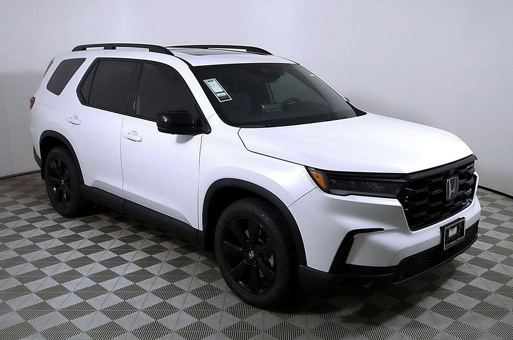 new 2025 Honda Pilot car, priced at $52,126