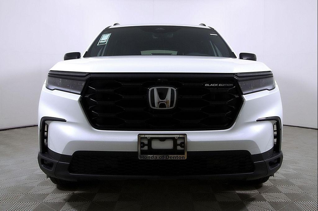 new 2025 Honda Pilot car, priced at $52,126