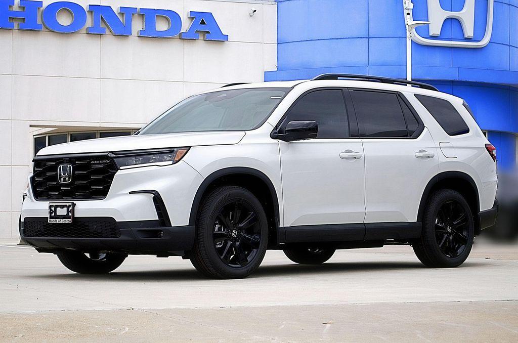 new 2025 Honda Pilot car, priced at $52,126