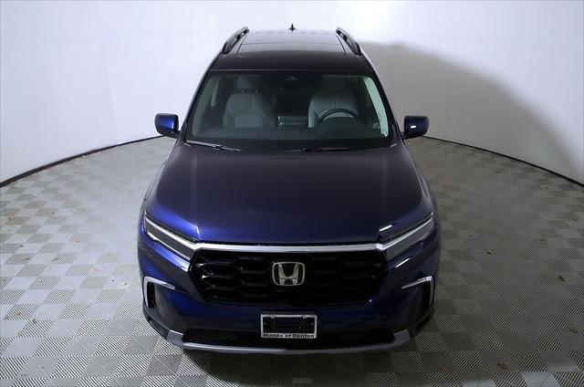 new 2025 Honda Pilot car, priced at $48,950
