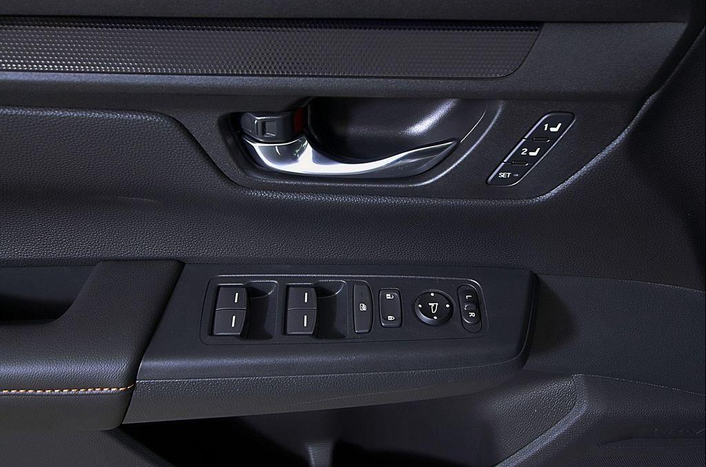new 2026 Honda CR-V Hybrid car, priced at $40,630