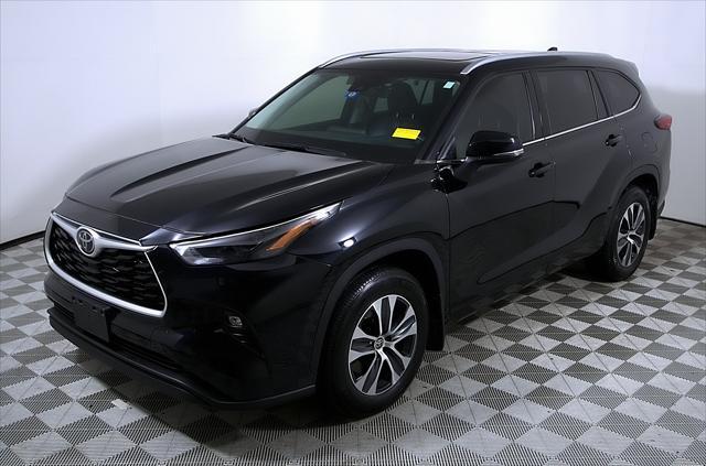 used 2022 Toyota Highlander car, priced at $35,415