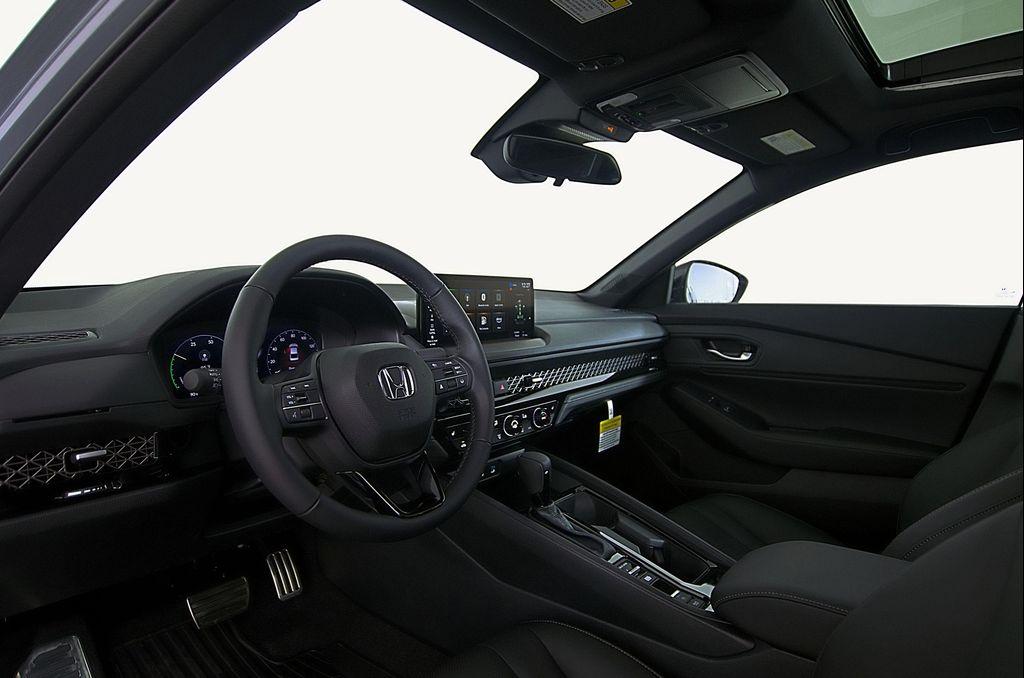 new 2025 Honda Accord Hybrid car, priced at $35,262