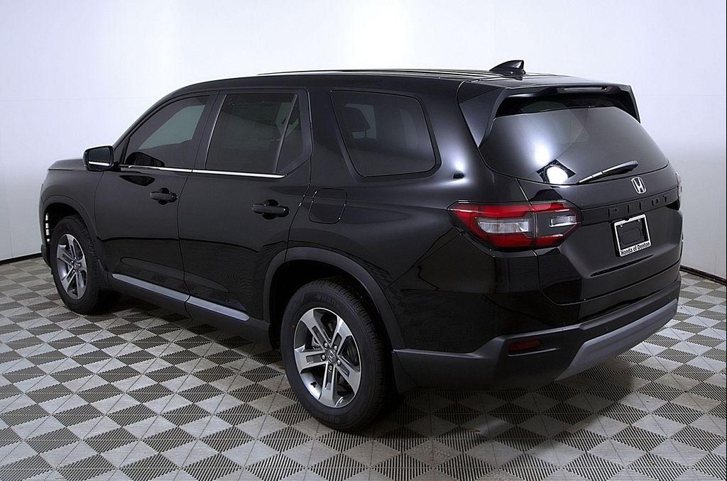 new 2025 Honda Pilot car, priced at $42,946