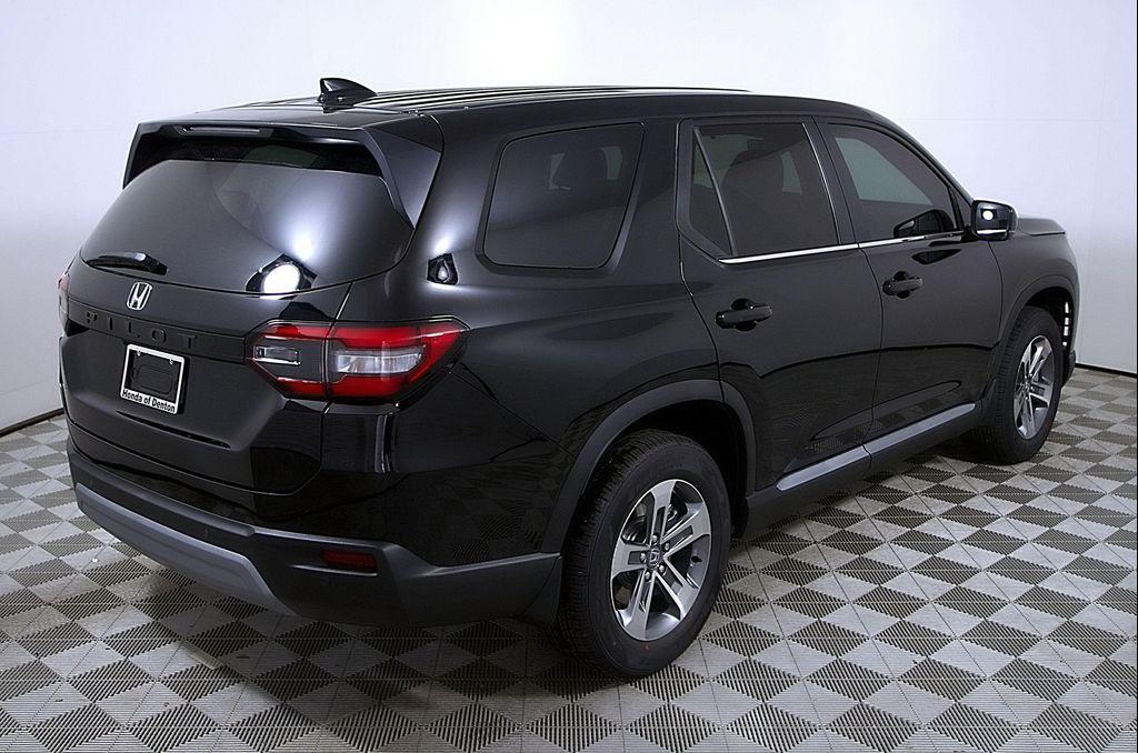 new 2025 Honda Pilot car, priced at $42,946