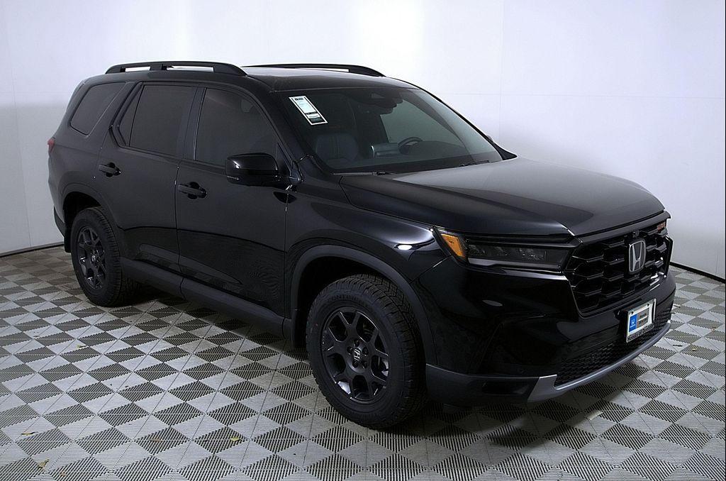 new 2025 Honda Pilot car, priced at $50,895