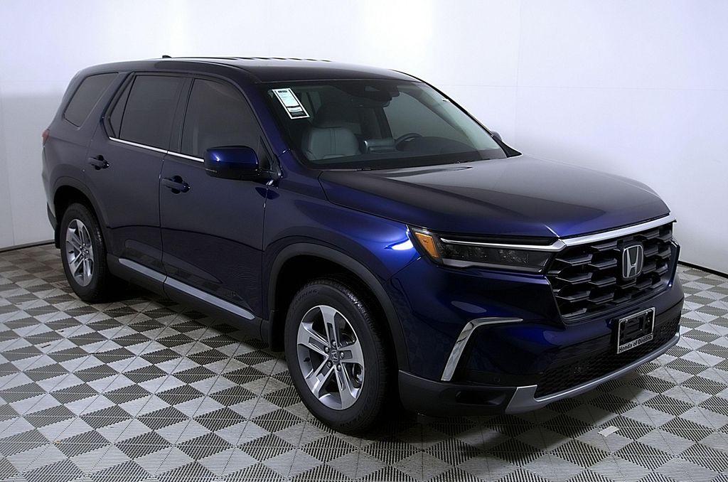 used 2025 Honda Pilot car, priced at $44,478