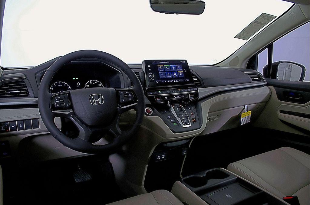 new 2026 Honda Odyssey car, priced at $41,456