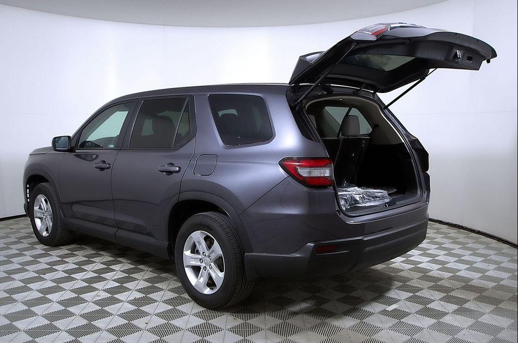 used 2024 Honda Pilot car, priced at $35,281